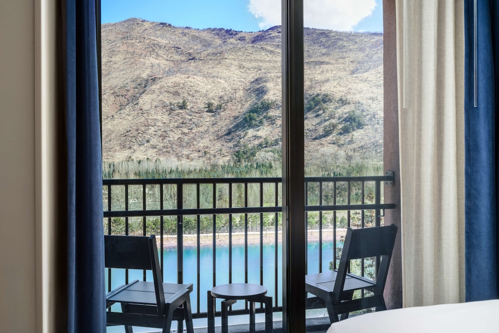 The Hoffmann Hotel Basalt Aspen Tapestry Collection by Hilton - photo 11