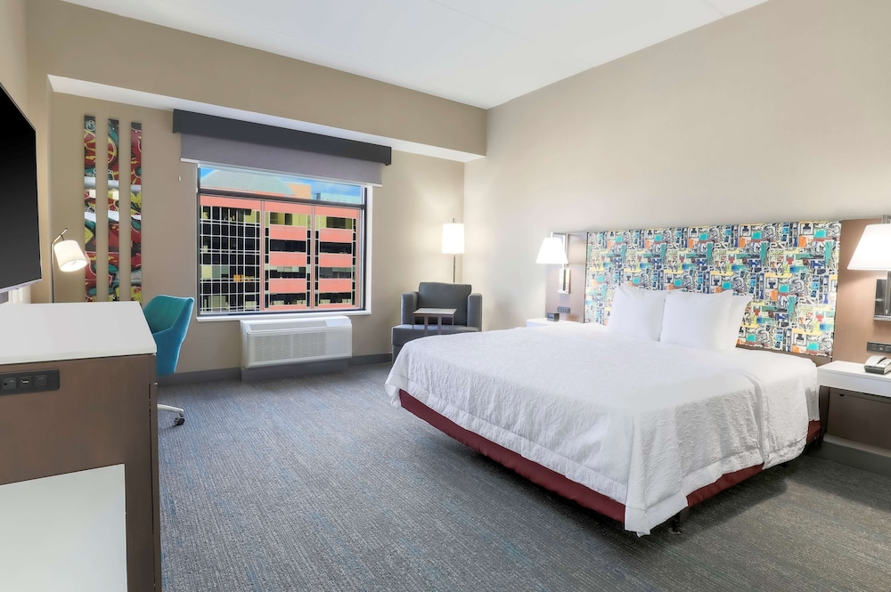 Hampton Inn & Suites Pittsburgh Downtown - photo 10
