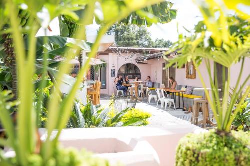 Maya Papaya — 4-Star Luxury Hotel in Antigua Guatemala, Guatemala