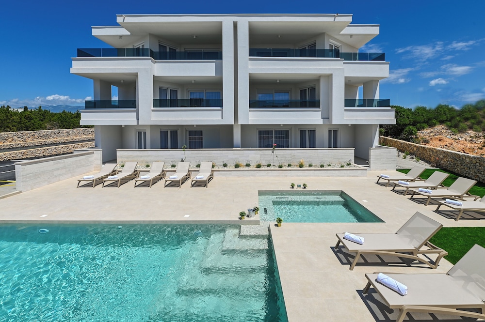Lux apartments — 4-Star Luxury Hotel in Novalja, Croatia