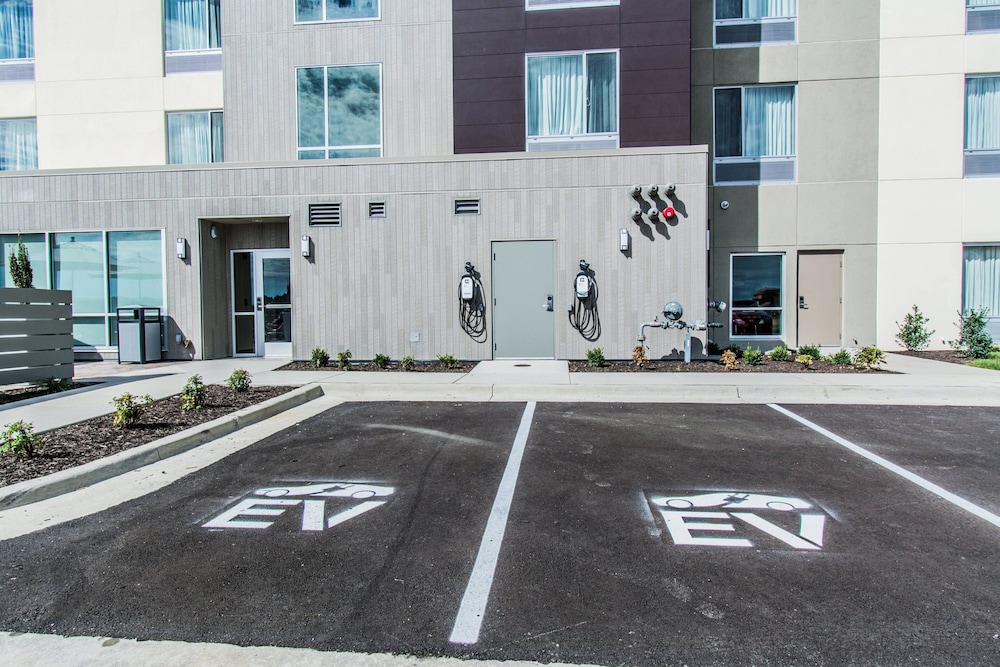 Towneplace Suites by Marriott Evansville Newburgh - photo 37