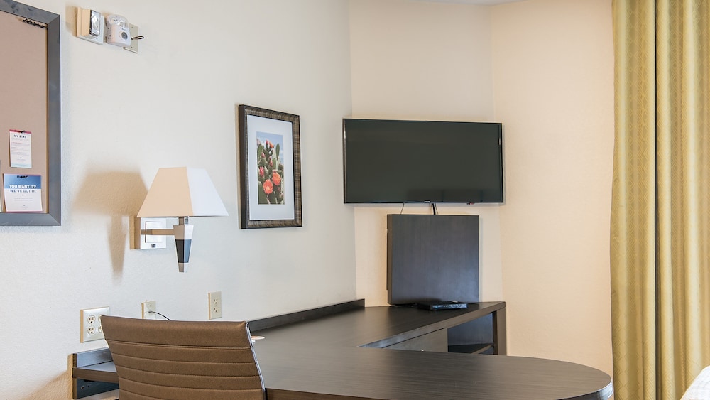 Candlewood Suites Bay City by IHG - photo 23