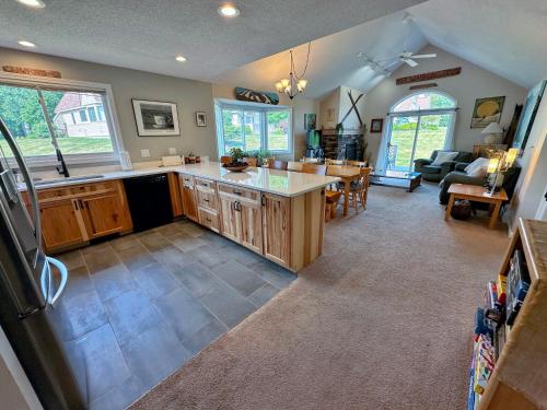 F4 Warm Fairway Village Townhome mountain views and large lawn So much to do - photo 41