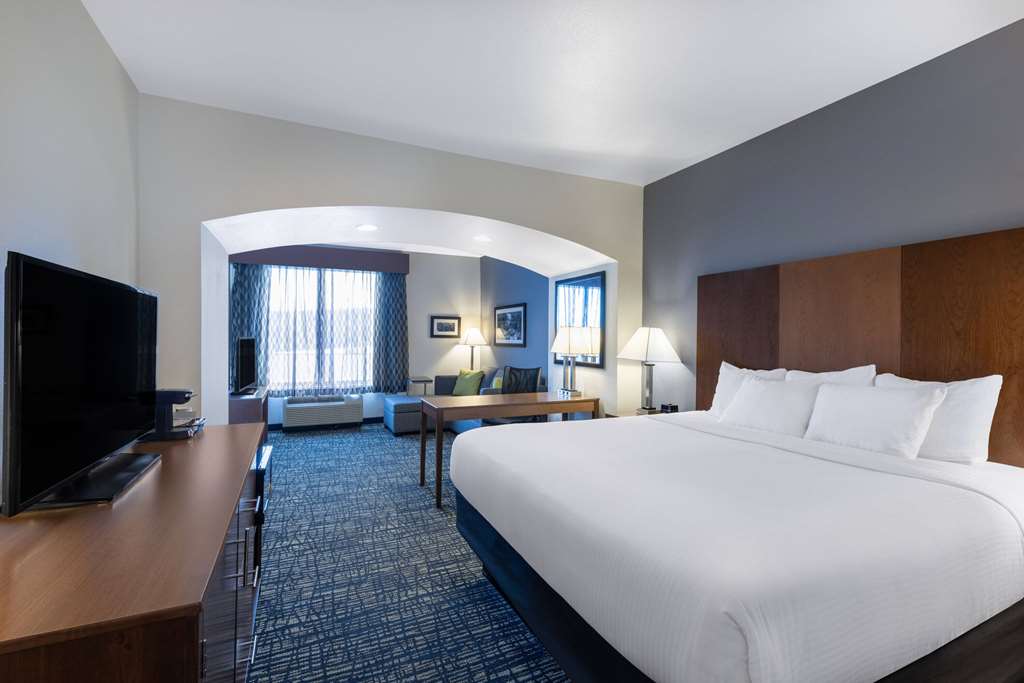 La Quinta Inn & Suites by Wyndham Morgantown - photo 49