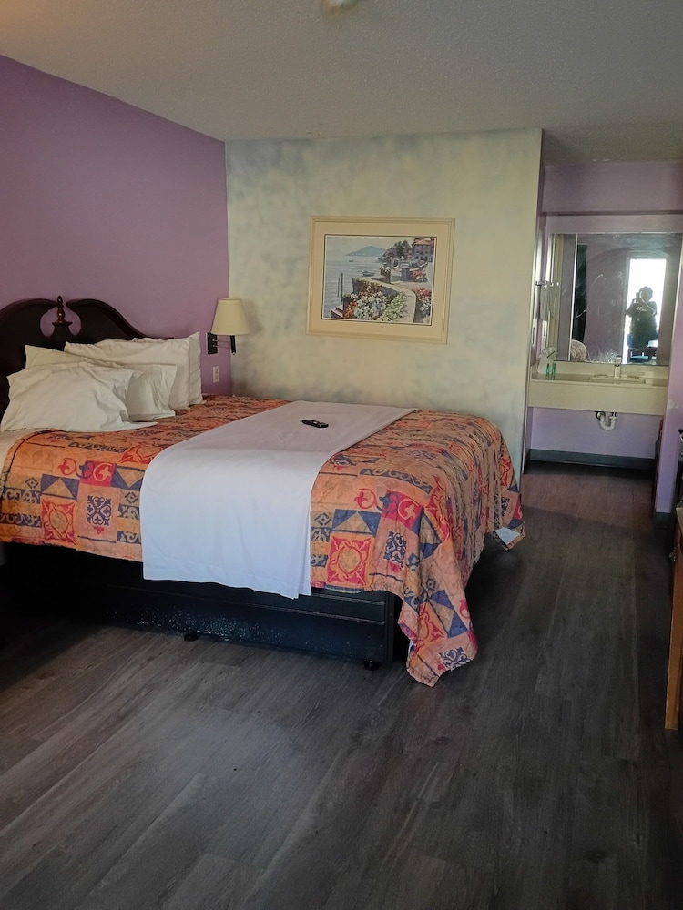 Americas Best Value Inn & Suites Slidell - photo 11