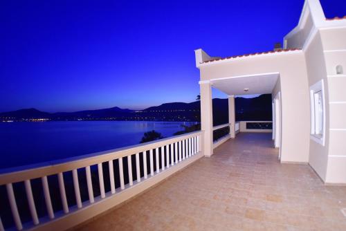 Palio Suites — 4-Star Luxury Hotel in Nea Iraklitsa, Greece