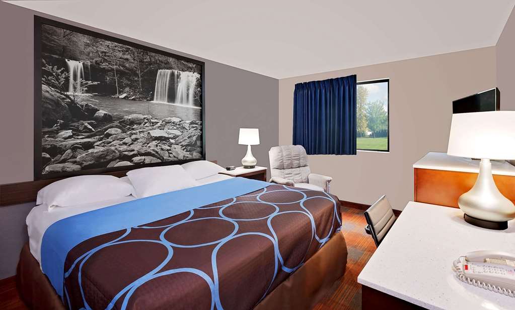 Super 8 by Wyndham Fayetteville - photo 9