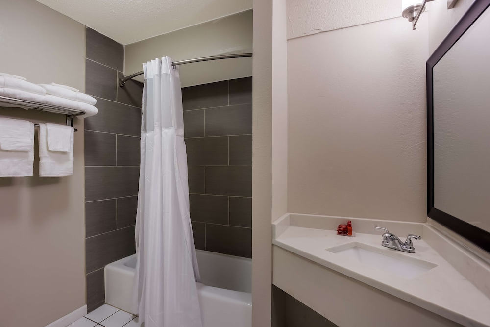 SureStay Hotel by Best Western Higginsville - photo 20