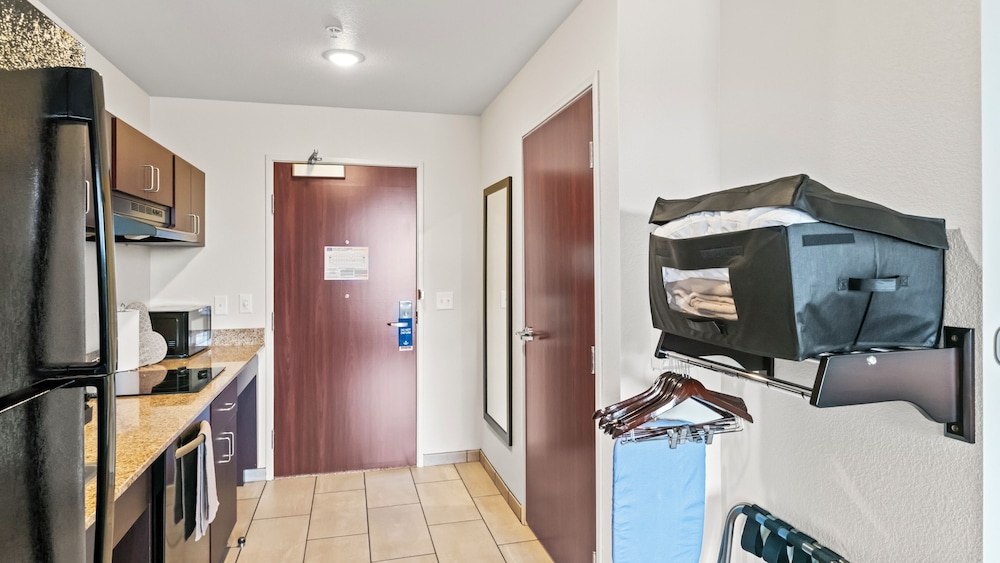 Cobblestone Inn & Suites Julesburg - photo 40