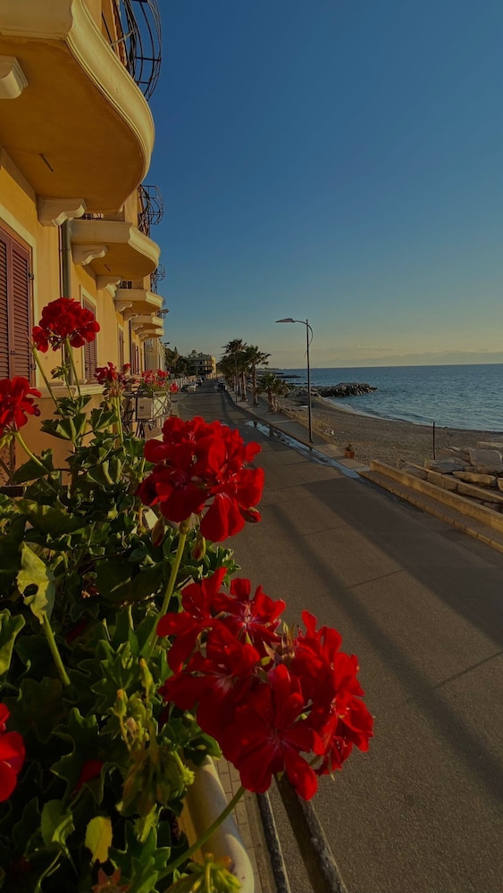 Hotel La Lampara — hotel in Reggio Calabria