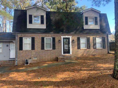 Renovated 3bedroom 2.5bath 2 story house w garage — 4-Star Luxury Hotel in Lawrenceville, United States