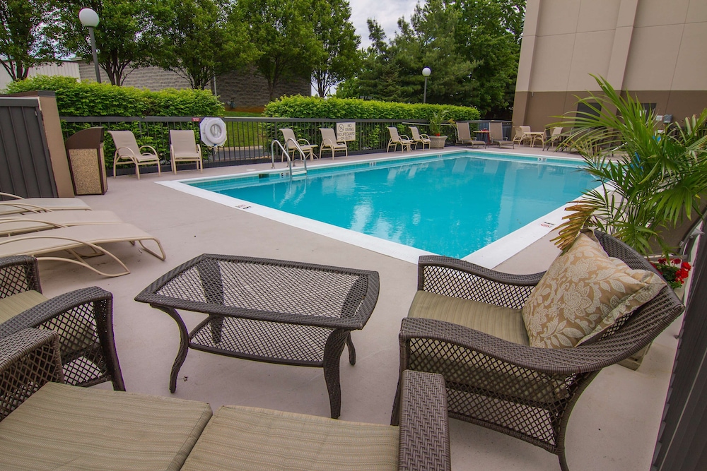 Hampton Inn Winchester University Mall Area - photo 22
