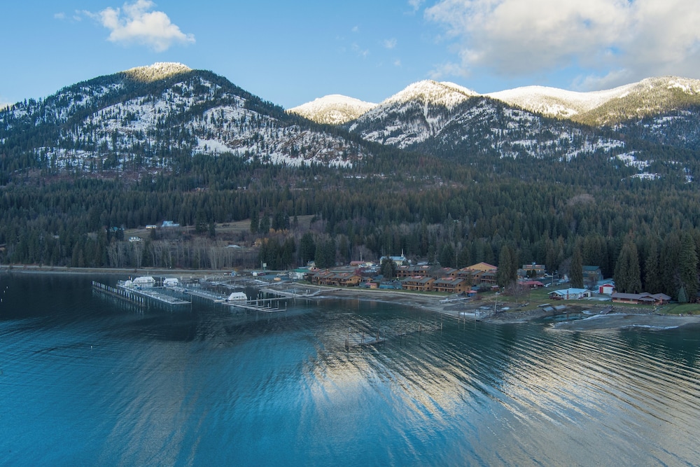 Pend Oreille Shores Resort E26 2 Br Condo — hotel in Hope