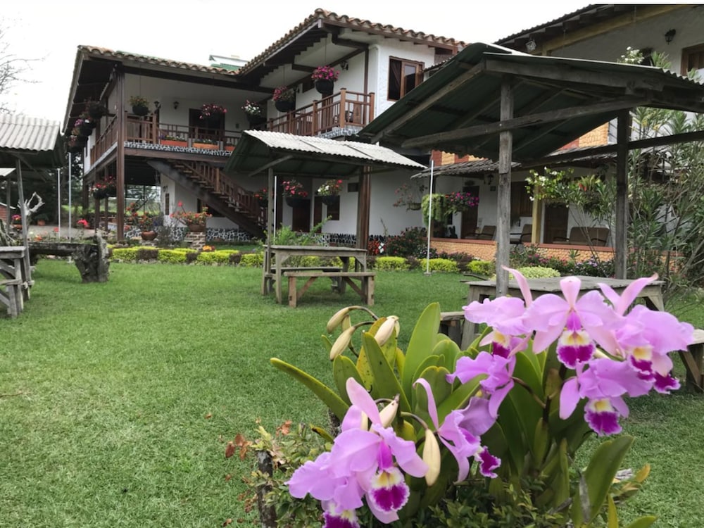 Finca Hotel Las Araucarias — hotel in Urrao