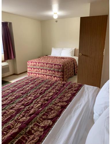 Kings Inn Cody - photo 15