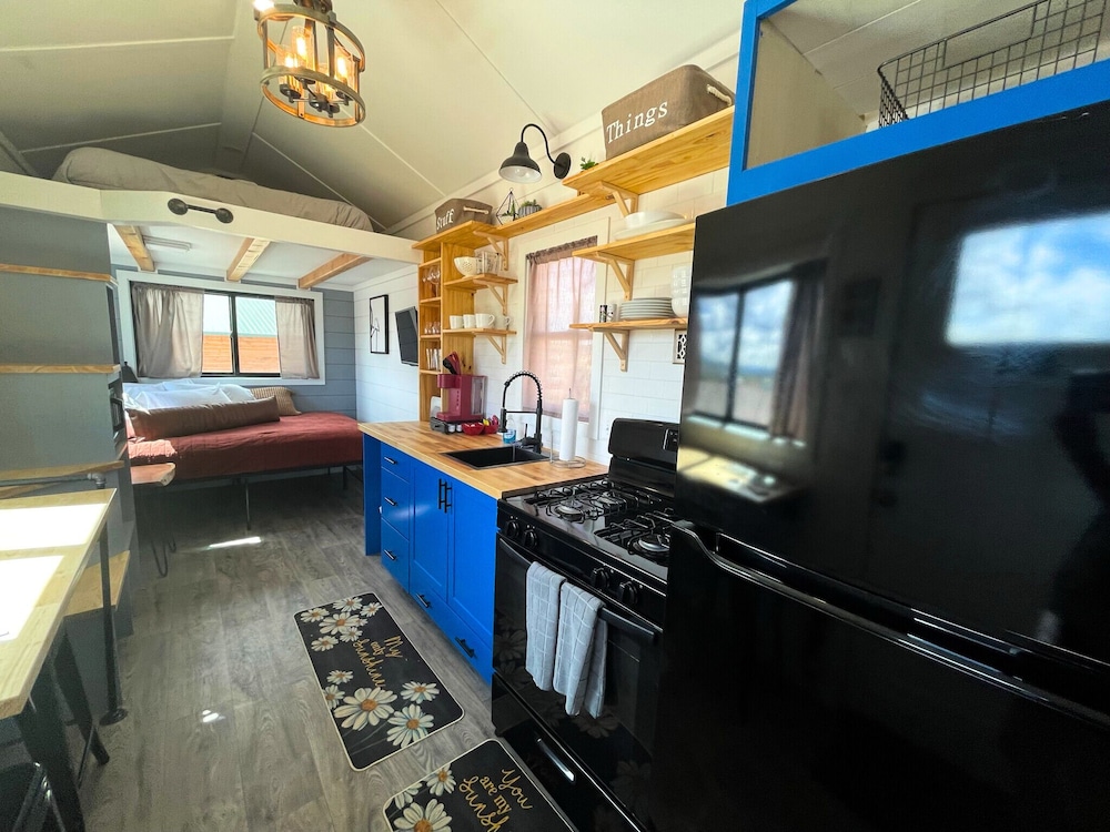 Trail and Hitch Tiny Home Hotel and RV - photo 42
