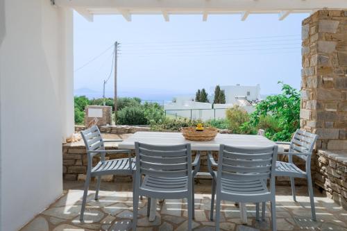 Traditional Cycladic Home Paros — 4-Star Luxury Hotel in Naousa, Greece