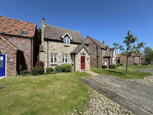 Seashells Cottage Part of the The Bay Filey Holiday Village with pool gym and direct beach access pub restaurant tennis and meadows walks