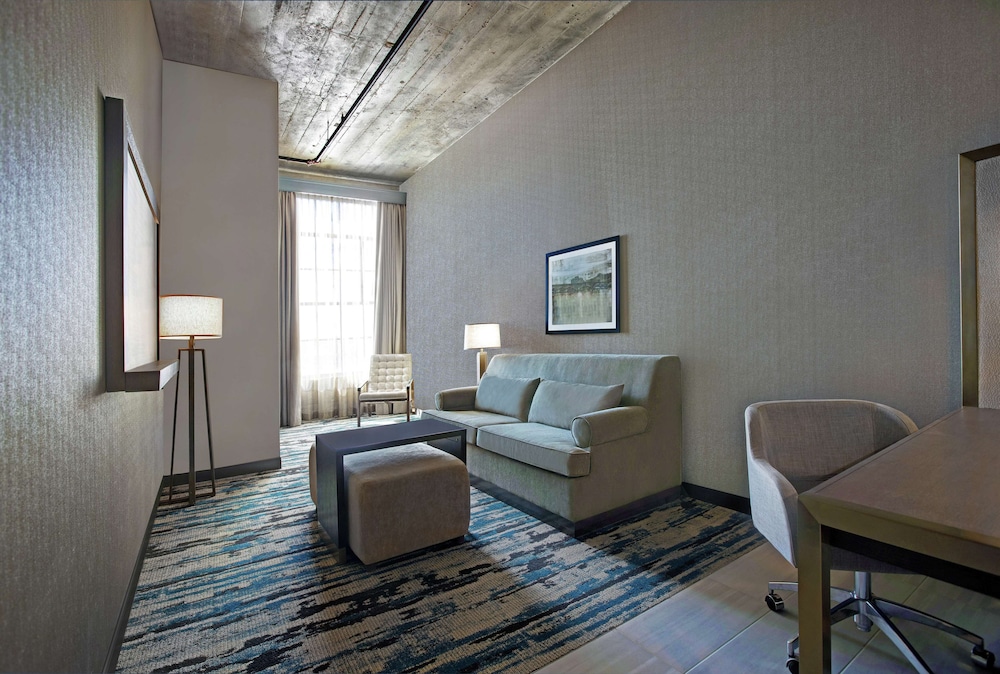 Embassy Suites by Hilton Rockford Riverfront - photo 23