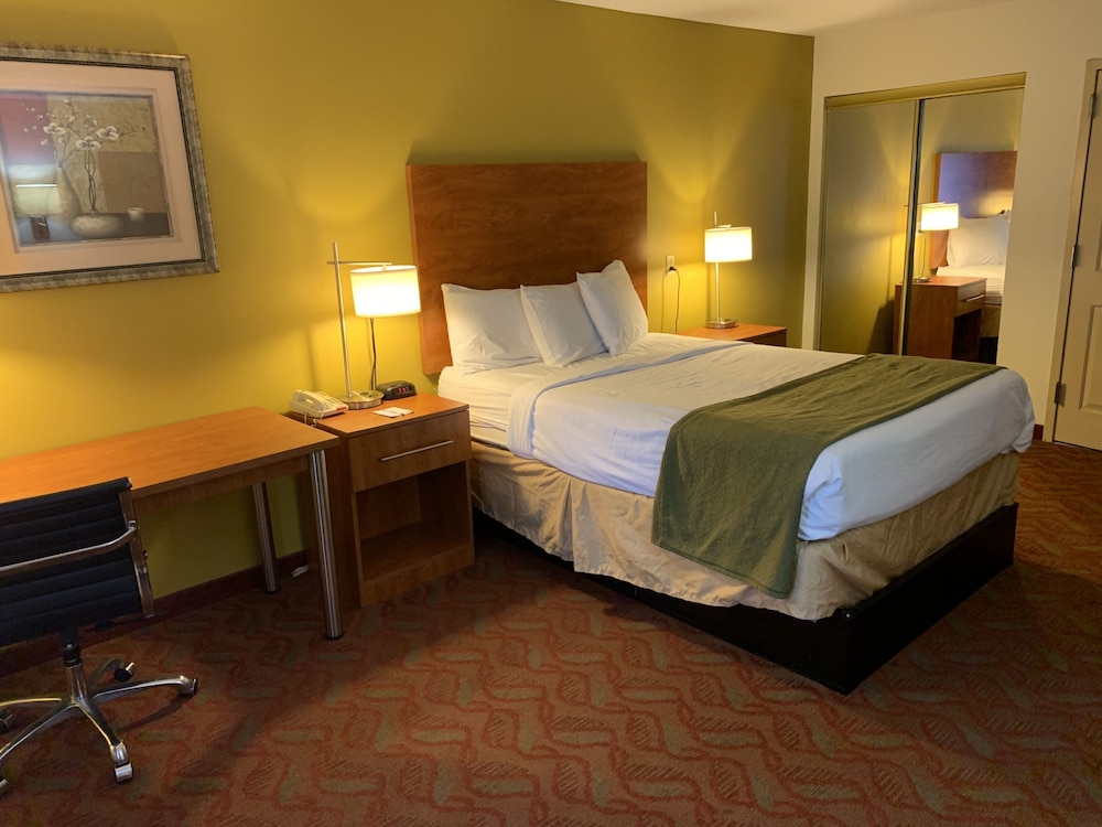 Baymont by Wyndham Cave City - photo 6