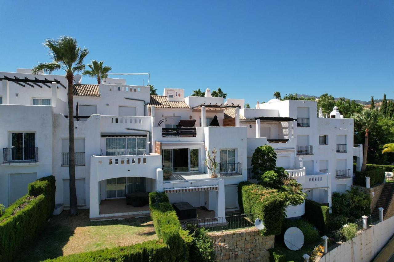 Espectacular Atico Con Impresionantes Vistas Mar — 4-Star Luxury Hotel in Benahavis, Spain