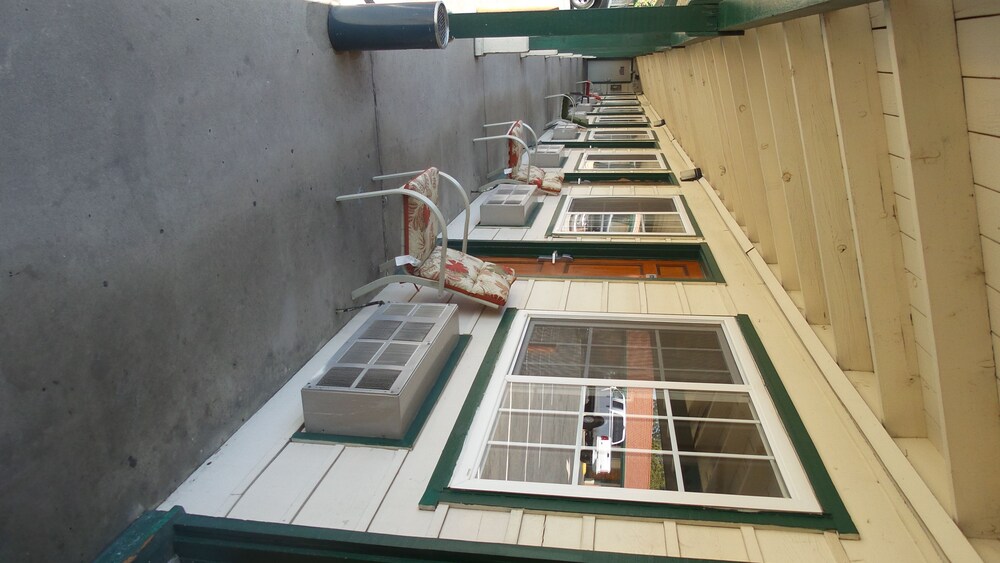 Holiday Motel Oakdale - photo 28