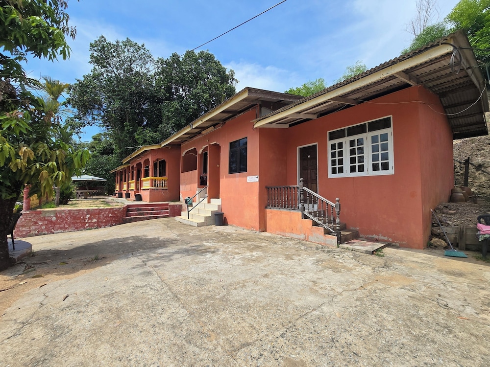 Hotel O Kamal Guest House Marang in Marang, Malaysia