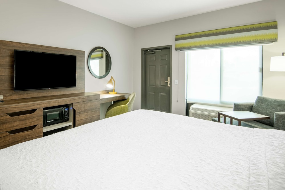 Hampton Inn & Suites Las Vegas Henderson - photo 17