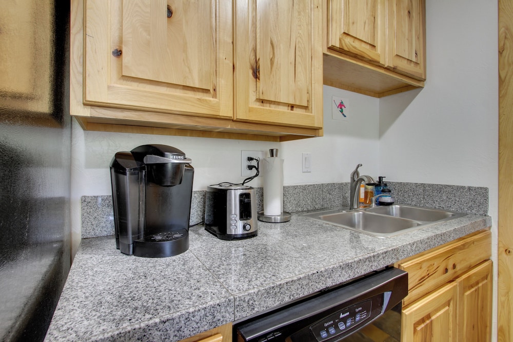 Modern Mountain View Condo at Big Sky Resort - photo 10