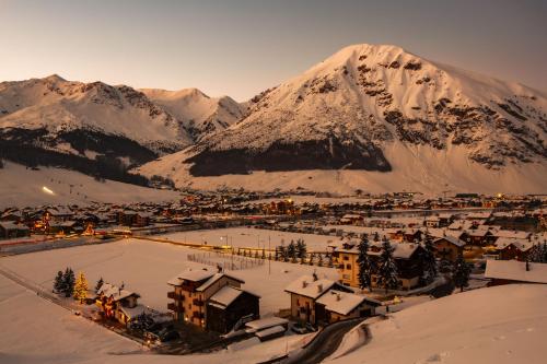 White Pine Lodge Livigno — 4-Star Luxury Hotel in Livigno, Italy