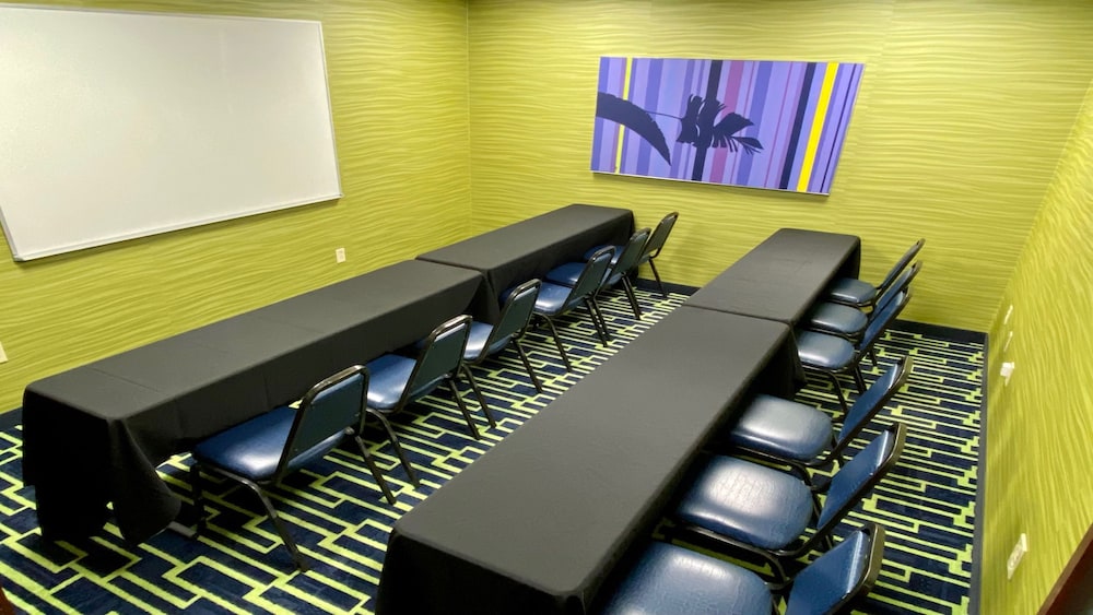 Holiday Inn Express Suites Plant City by IHG - photo 48