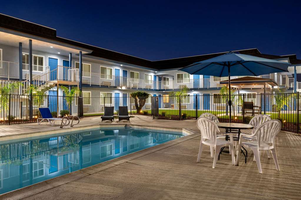 Super 8 by Wyndham Lindsay Olive Tree - photo 14