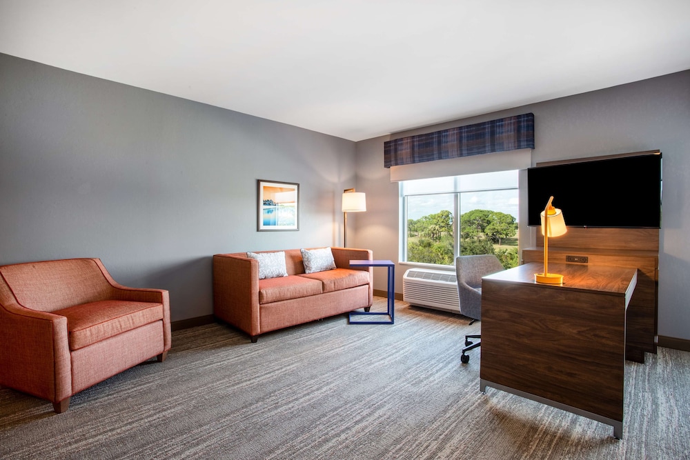 Hampton Inn & Suites North Port - photo 13