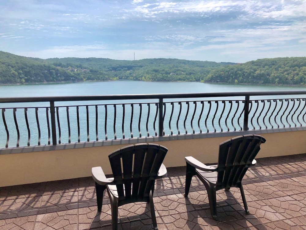 D'Monaco Luxury Resort - photo 34
