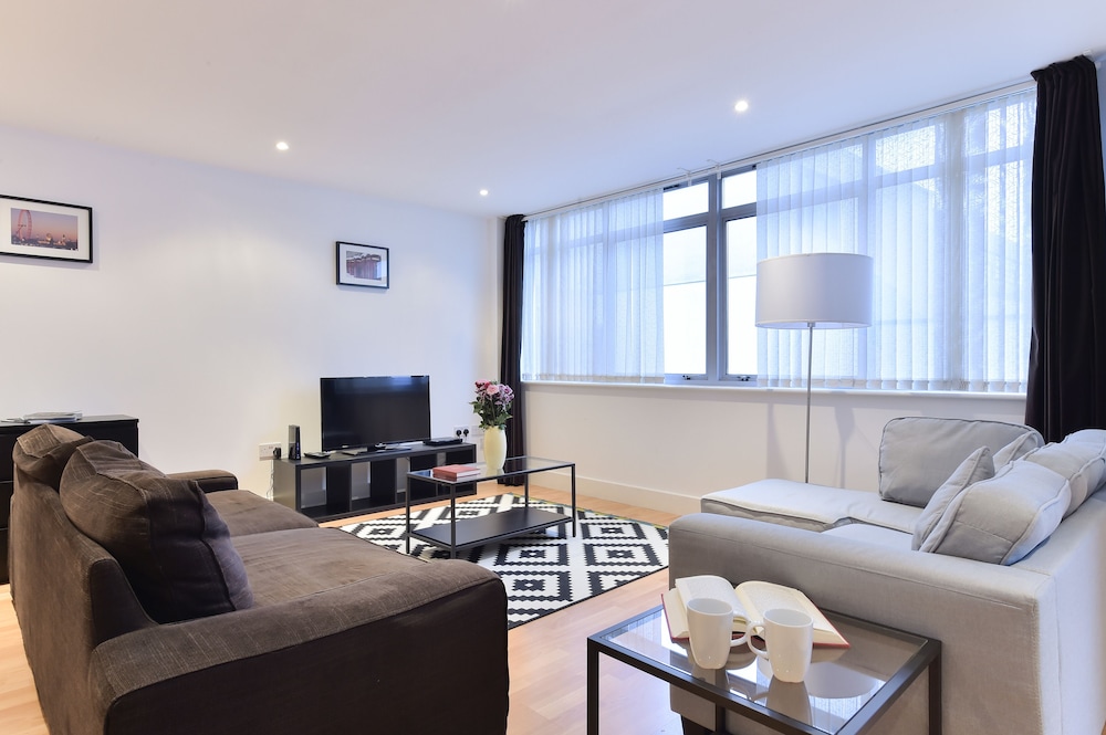 Tower Bridge Superior Apartments — 4-Star Luxury Hotel in London, United Kingdom