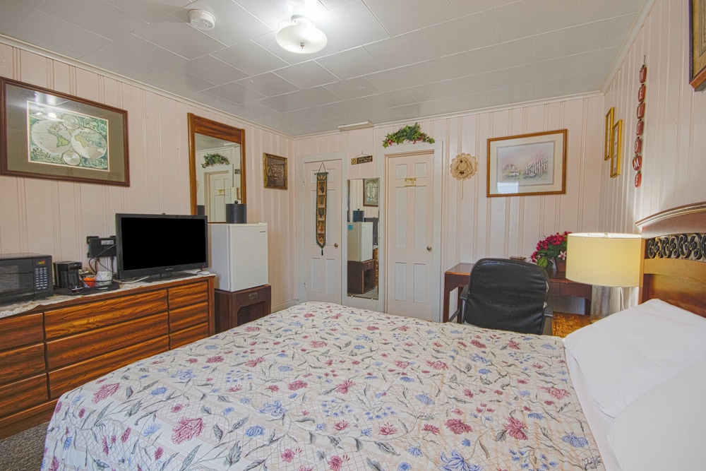 Sunflower Motel Hiawatha By OYO - photo 25