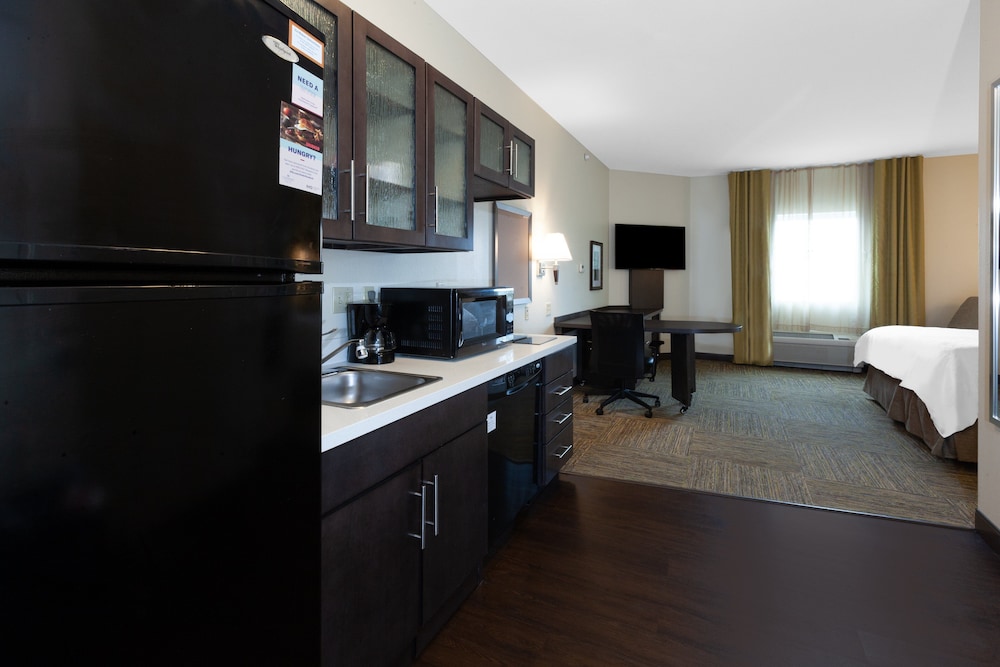 Candlewood Suites Kalamazoo Se by IHG - photo 8