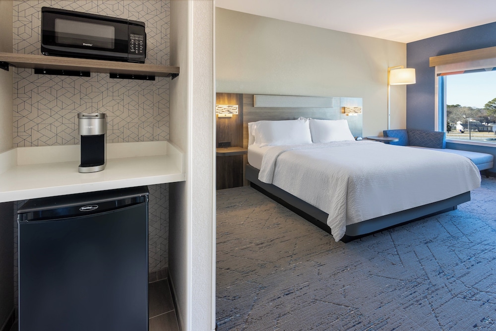 Holiday Inn Express & Suites Benson by IHG - photo 17
