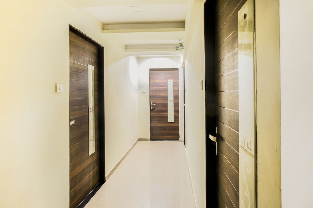 Oyo 7042 Hotel Railway Inn