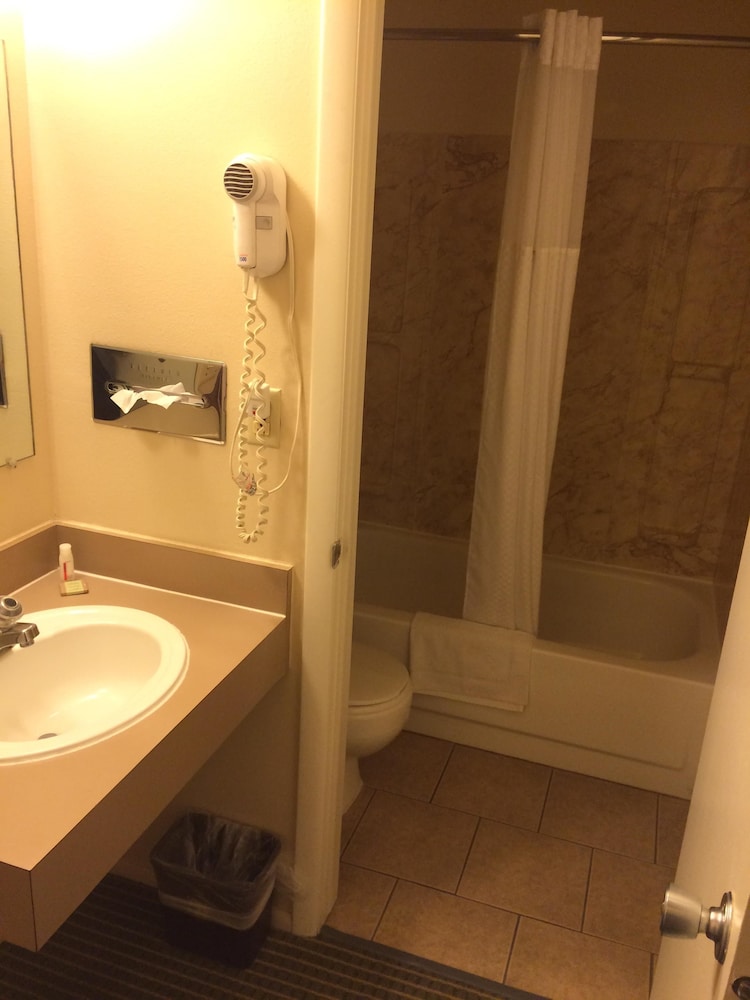 Super 8 by Wyndham Idaho Falls - photo 24