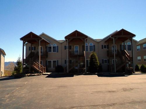 Pinnacle Inn Resort by VCI Real Estate Services in Banner Elk, United States