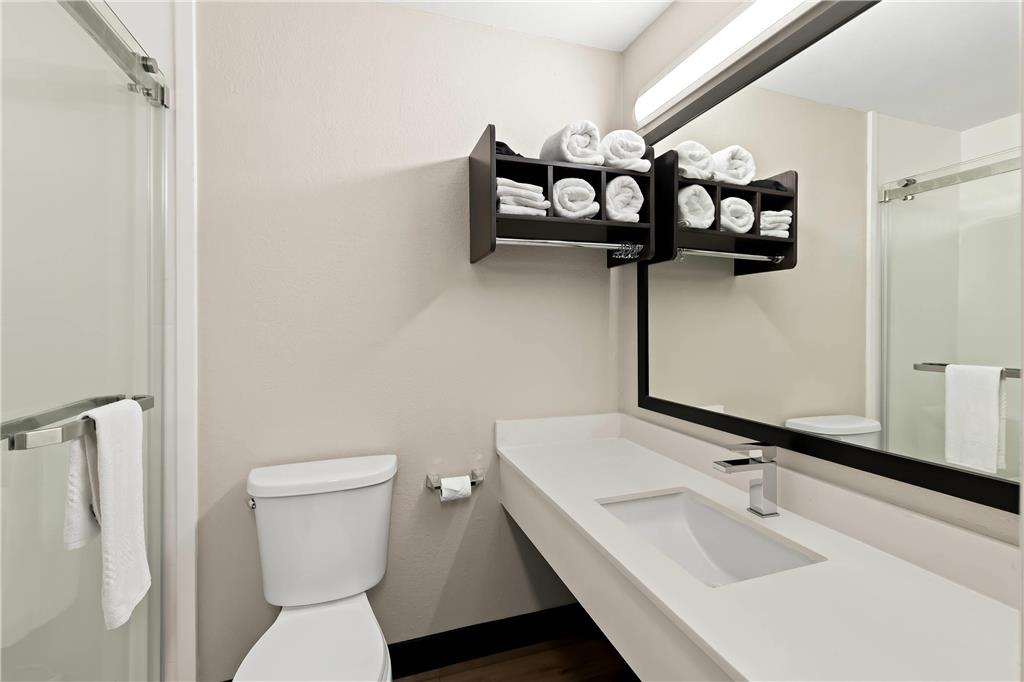 Quality Inn & Suites - photo 24