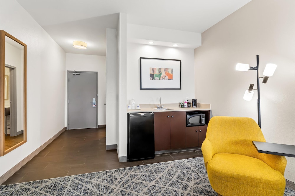 Hampton Inn Laramie - photo 29
