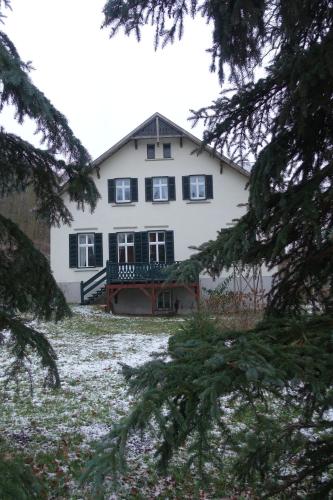 Pension Gräfliche Villa — 4-Star Luxury Hotel in Lebus, Germany