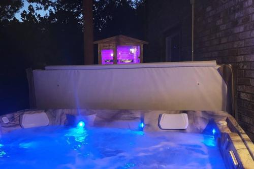 LI Airbnb NWA mt bike hike and golf retreat — 4-Star Luxury Hotel in Bella Vista, United States
