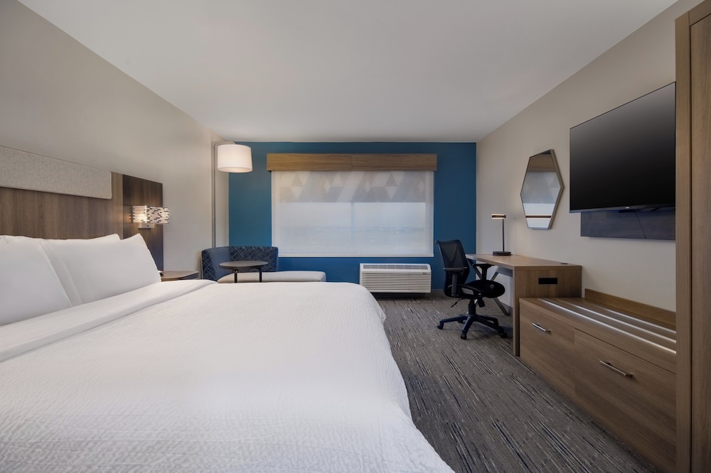 Holiday Inn Express & Suites Muskegon Grand Haven an IHG Hotel - photo 9