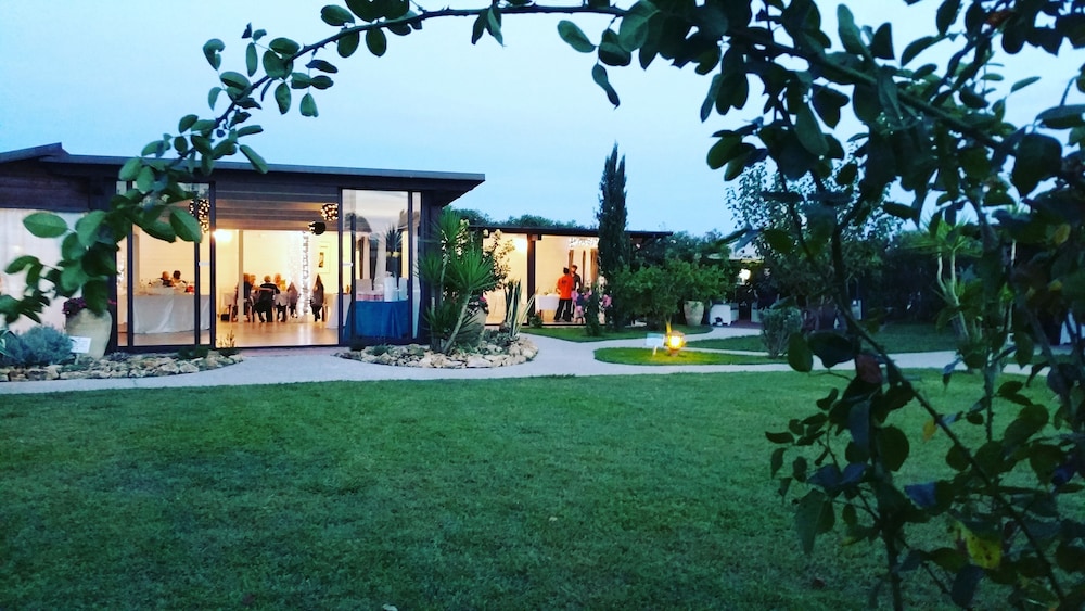 Agriturismo Torre Flavia — 4-Star Luxury Hotel in Ladispoli, Italy
