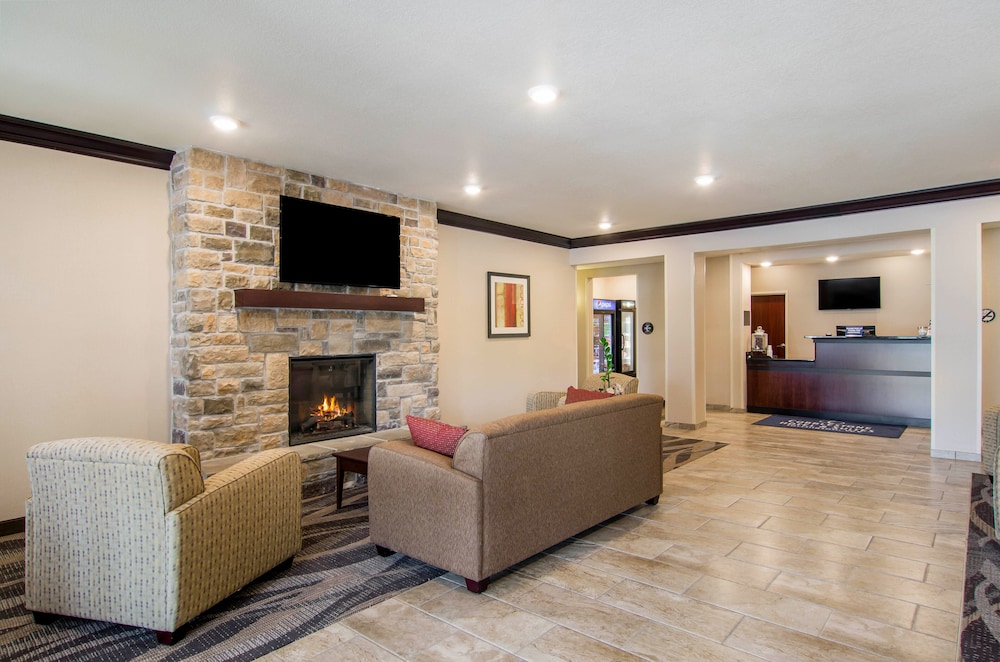 Cobblestone Hotel & Suites Andrews - photo 4