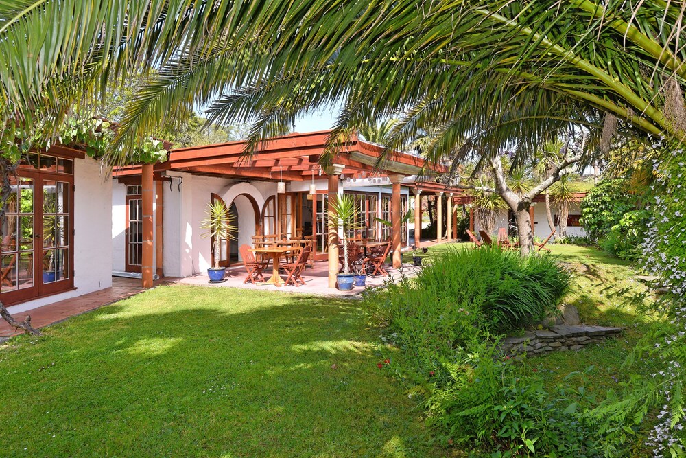 Sans Souci Inn in Takaka, New Zealand