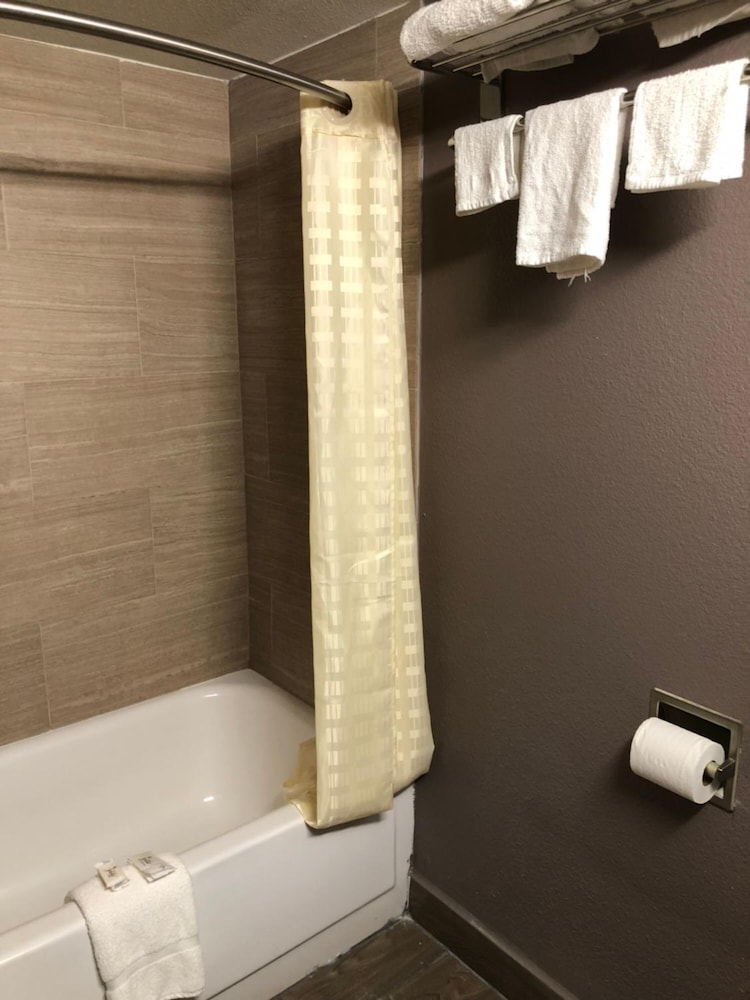 Economy Inn North Randall - photo 32